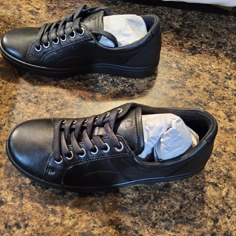 Ecco Black Shoes